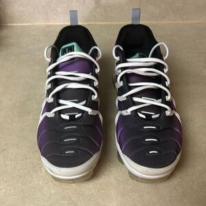 Men's Nike Air Vapormax Plus Sneakers Black Purple 'Grape' Colorway